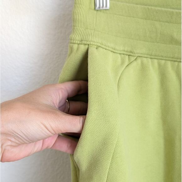 Lululemon W6BW6S Scuba High-Rise Cropped Cotton Jogger Pants in Wasabi, size 6 - Picture 6 of 10